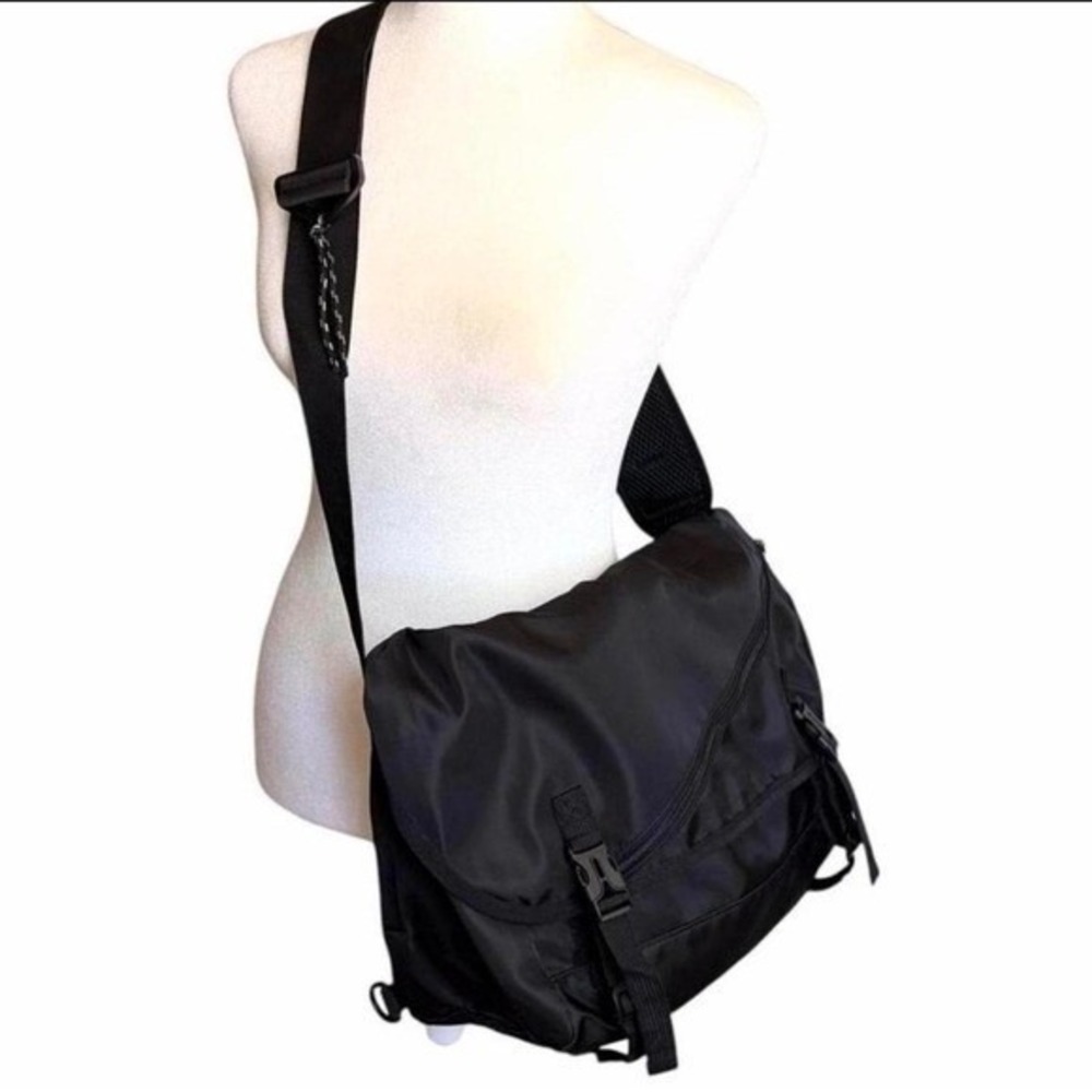 Unisex Crossbody  Messenger Tote Bag - Black- Large Capacity - New!